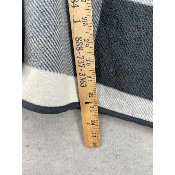 Woolrich Wrap Womens One Size Poncho‎ Gray Buffalo Plaid Reversible Scarf - Picture 5 of 10